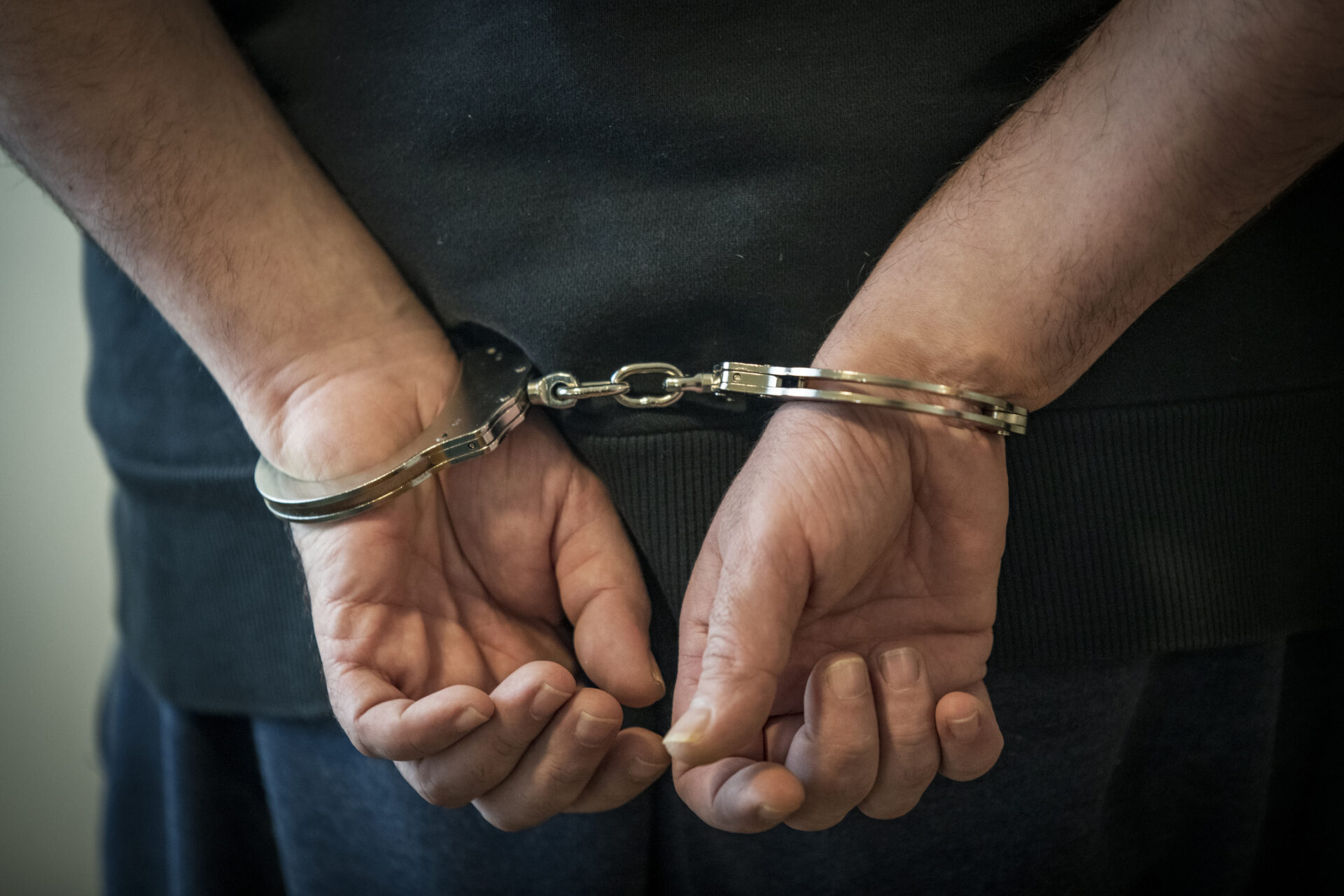 stab, stabbing, outlets, outlet