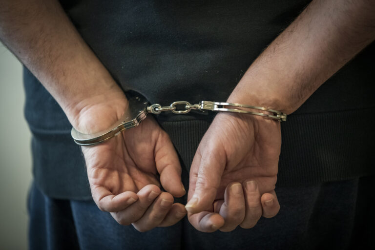 stab, stabbing, outlets, outlet