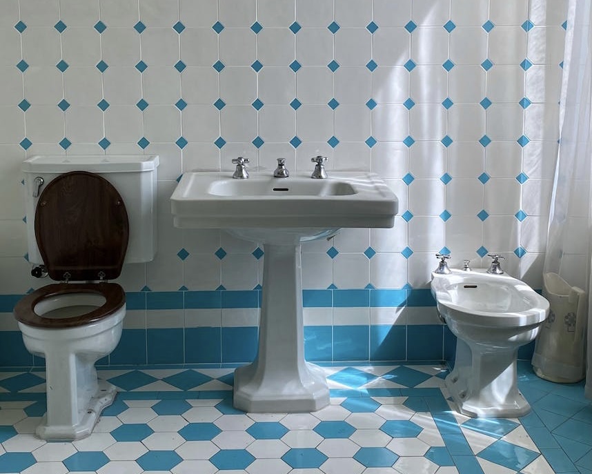 Miscarried fetus, plunging