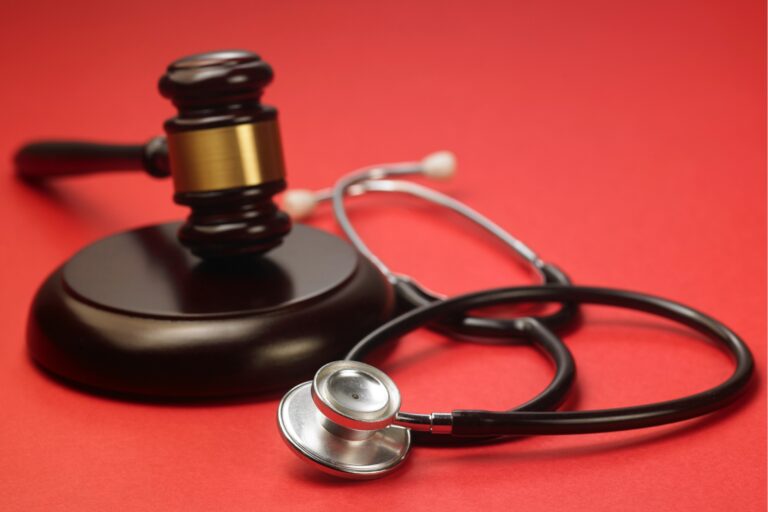 gavel, Sahni illegal immigrants