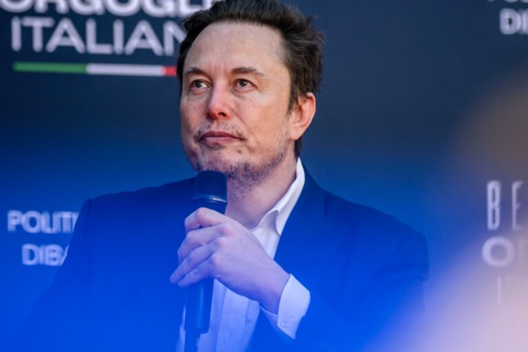 Elon Musk, Tennessee, pollution, super computer