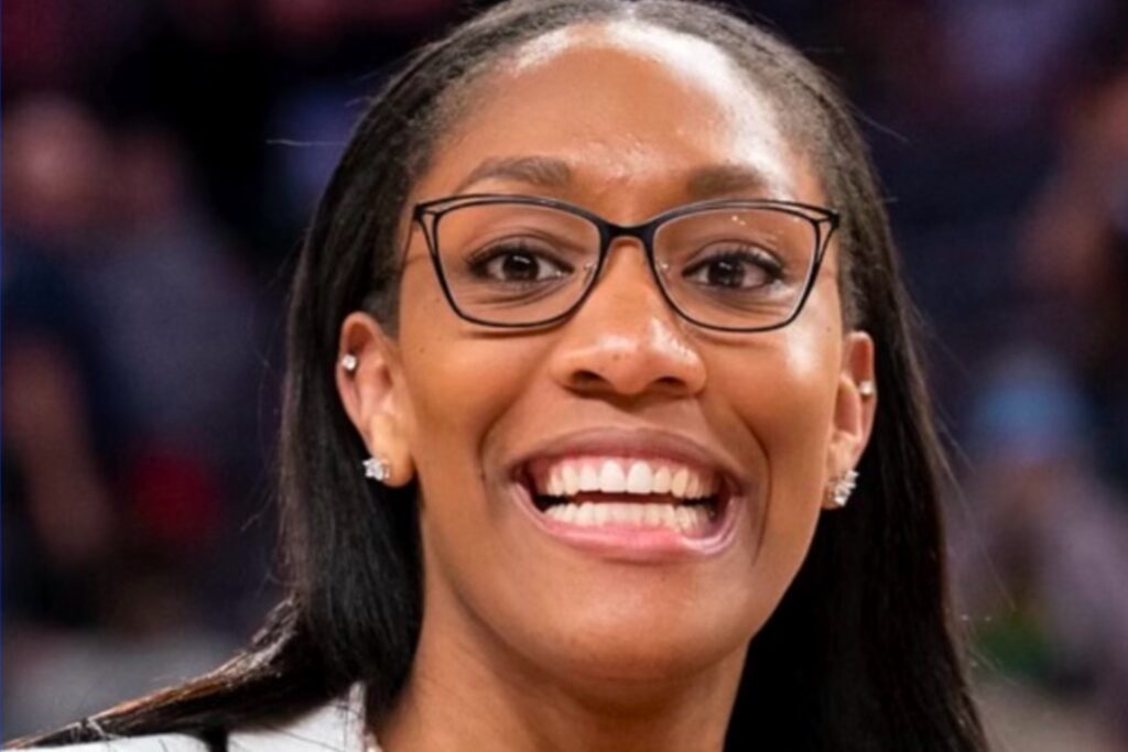 A’Ja Wilson Gifts Nike A’One Sneakers To Entire Benedict College Women’s Basketball Team