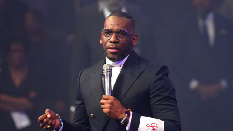 Pastor Jamal Bryant, Pastor Karri Turner, Engagment, New Birth Missionary Baptist Church