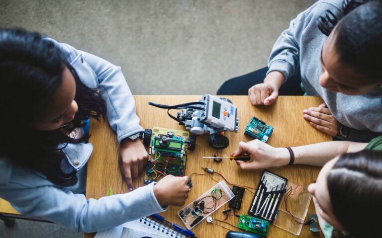 SEEK Foundation, STEM, SMART Tech Health Hub