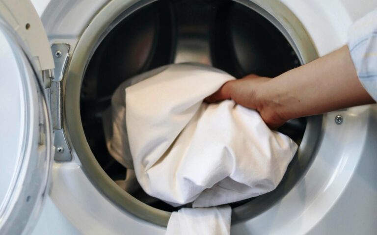 Laundry, Washing clothes, Mobile Showers And Laundry Services