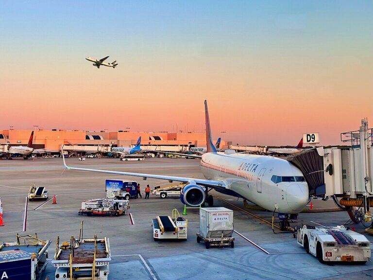 Atlanta, Hartsfield-Jackson, snnow, ice, weather,