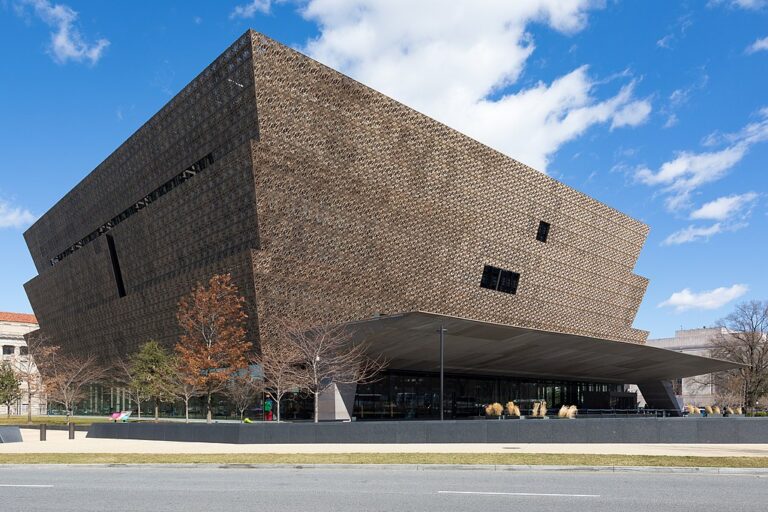 National Museum of African American History, SMITHSONIAN,, TRUMP