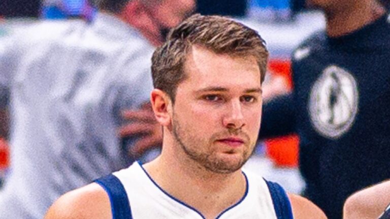 Luka Doncic,Luka Dončić, mural, Kobe Brryant