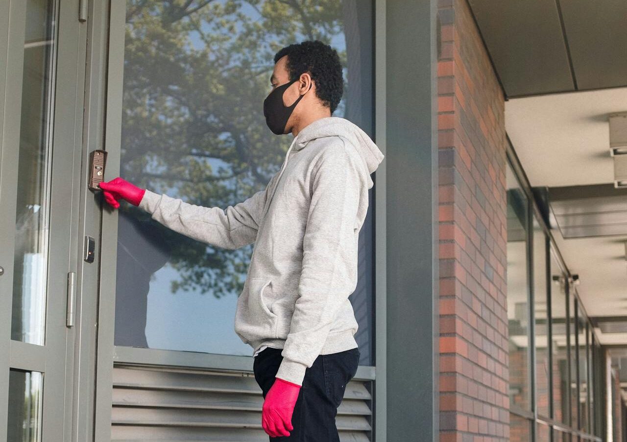 ding dong ditch, Tyler Butler,