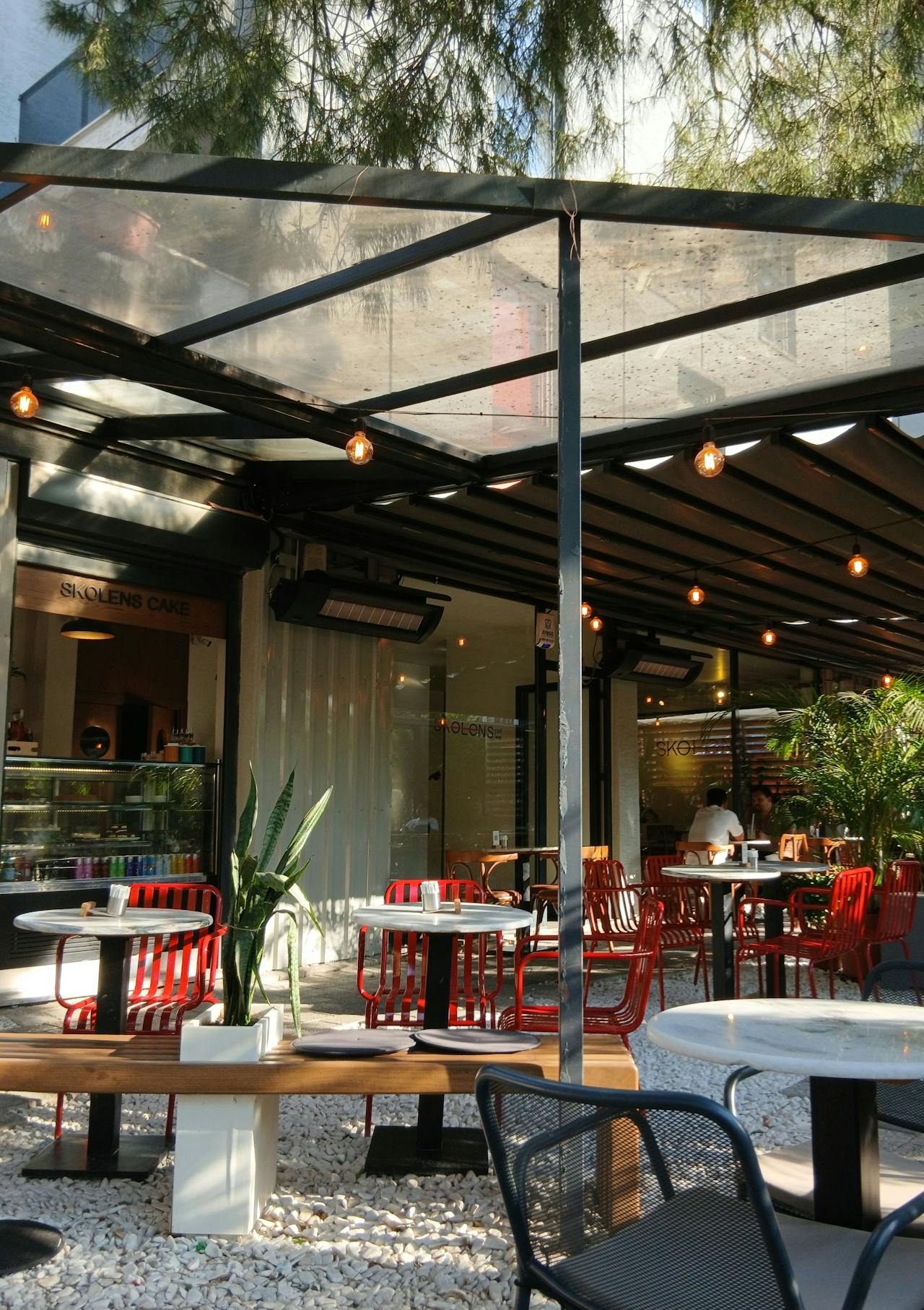 Phlavz Bar and Grill, Chicago, dine and dash, patrons, restaurant