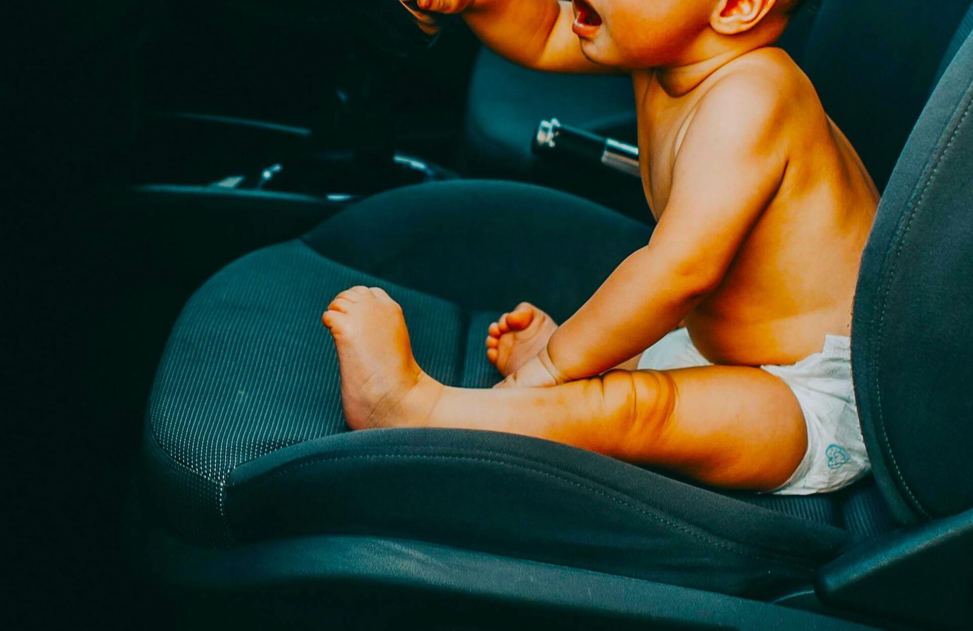carseat, baby in car