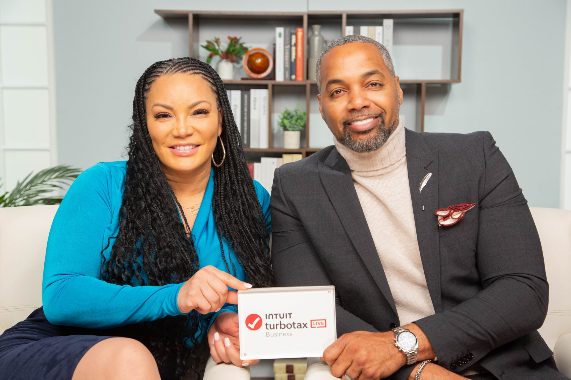 Egypt Sherrod And Mike Jackson Offer Financial Guidance Ahead Of Tax Extension Deadline