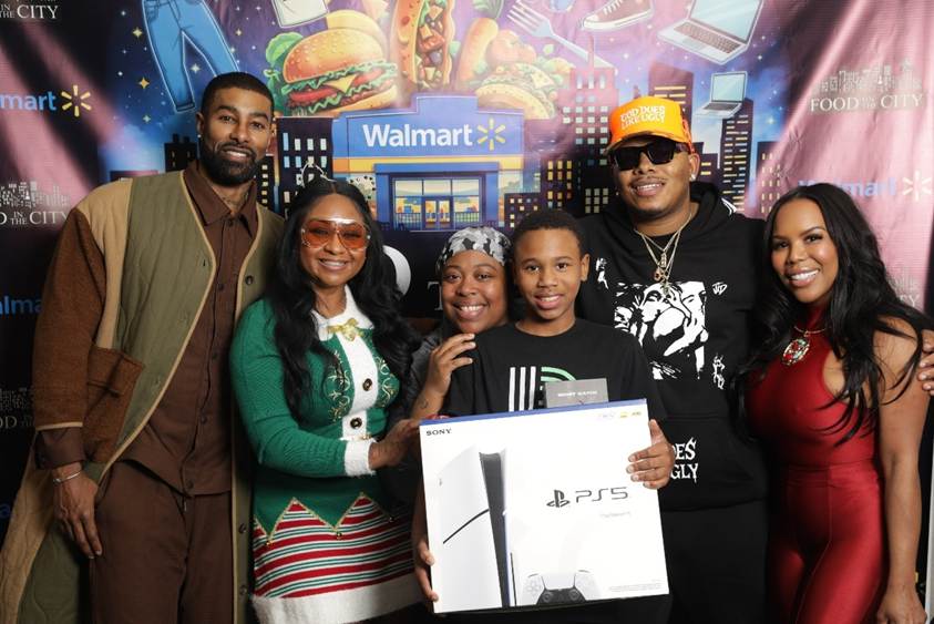 Skyh Black, Kelli Ferrell, Christmas, Walmart, Two Lewis